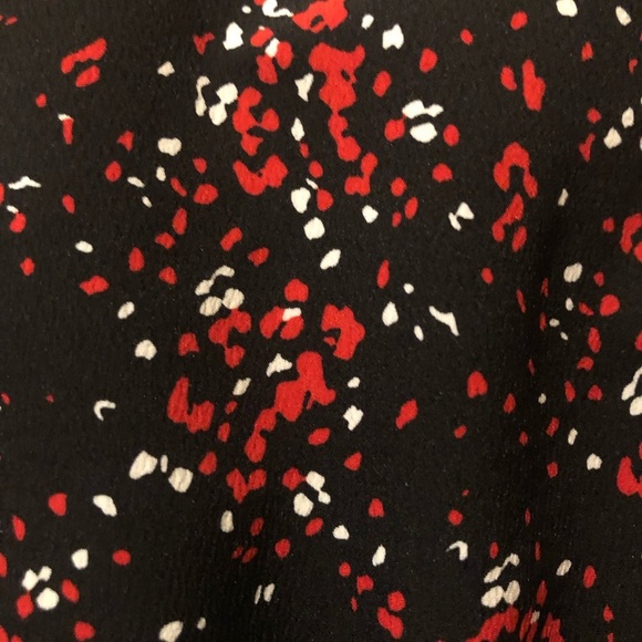 Dynamite Medium Black Red Floral Romper - Picture 2 of 8
